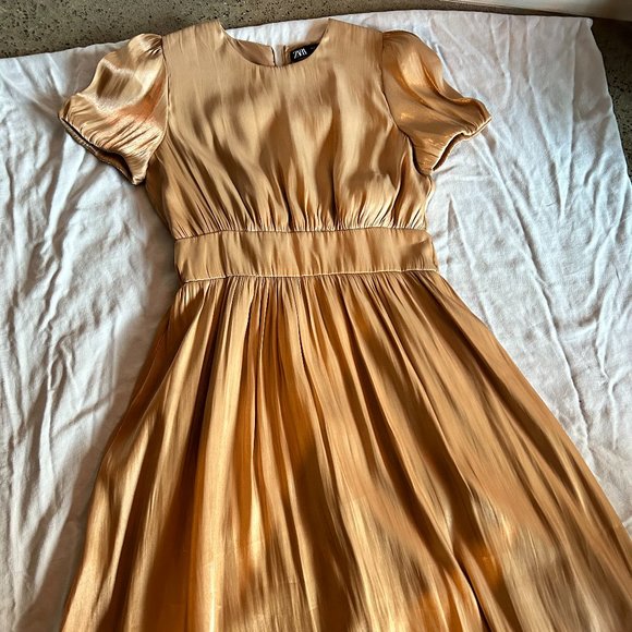 Gold Midi Dress with short puff sleeves and wide band waist - Picture 2 of 3